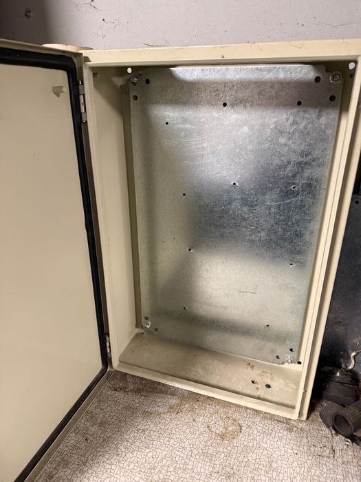 Ел. табла метални