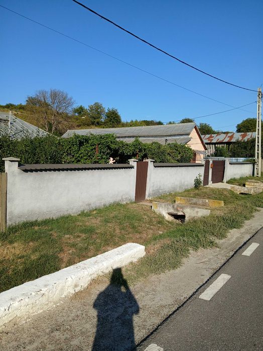 Casa  de vânzare  in comuna Dragomirești  sat vladia husetul Vaslui