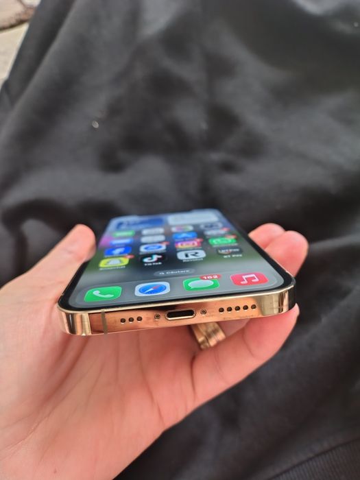 iPhone 12 pro , Gold