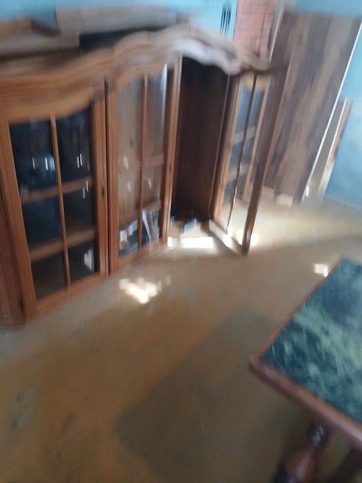 Vitrine de perete din lemn masiv