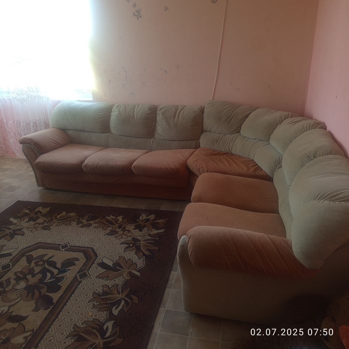 Продавам ъглов диван