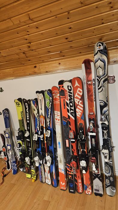 Vând schiuri între 70 si 160 cm + clăpari +bețe copii