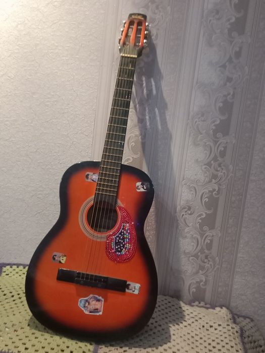 Продам гитара-Starsun