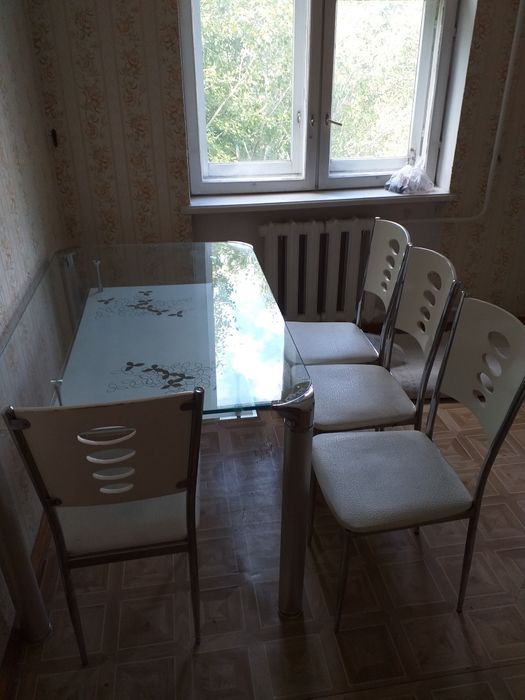 Продать стол со стульями
