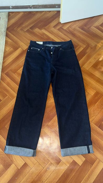 Джинсы ZARA 
Джинсы