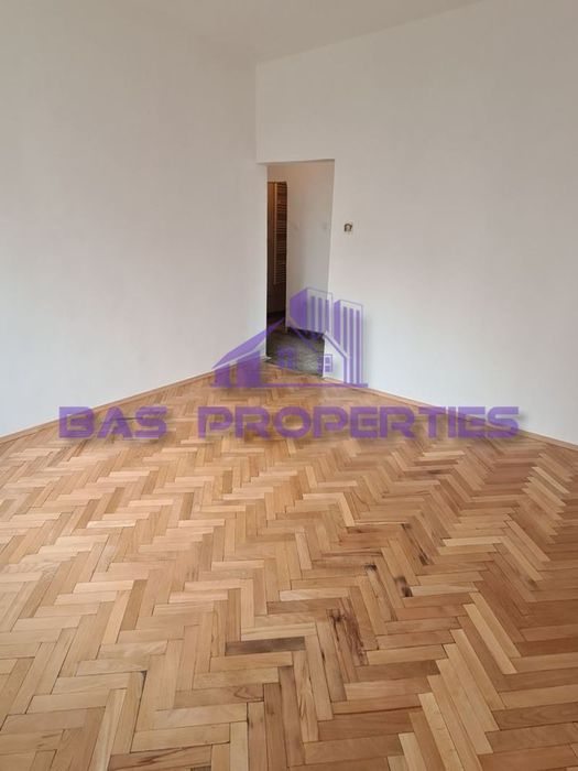 Продава се Тристаен апартамент в София, Център - 84 кв.м за 2798 €/кв.м - Снимка #4