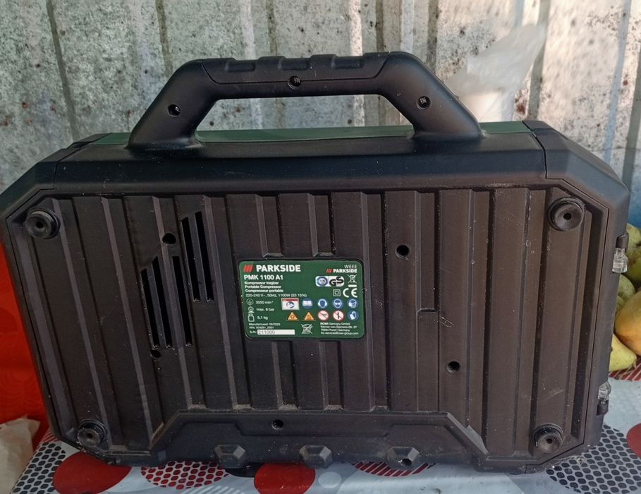 Vând compresor folosit doar 1 data