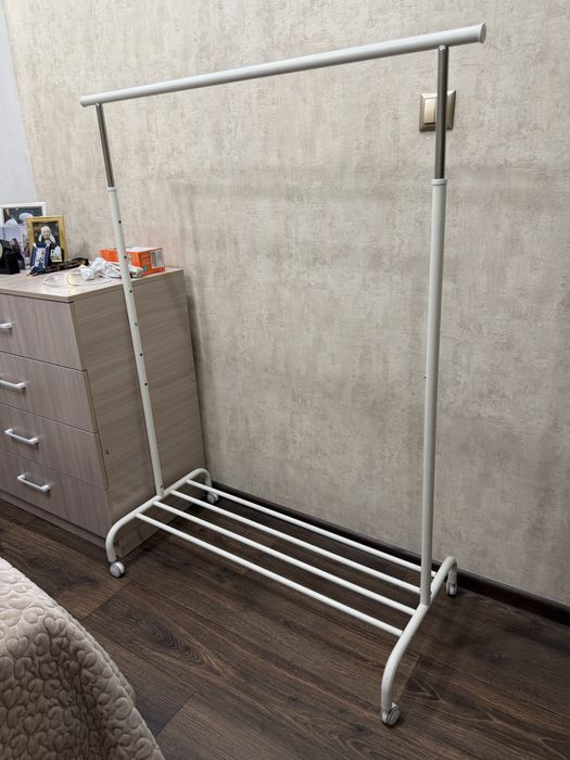 Продам вешалку напольную икеа