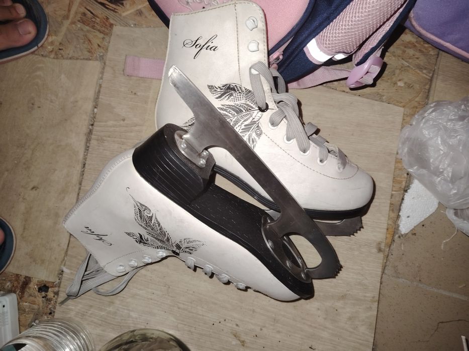 Продам коньки  3000тенге