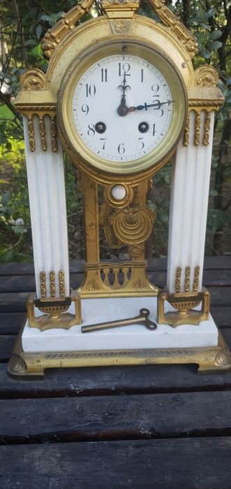 Impresionant ceas de semineu frantuzesc marmura cu bronz doree antik