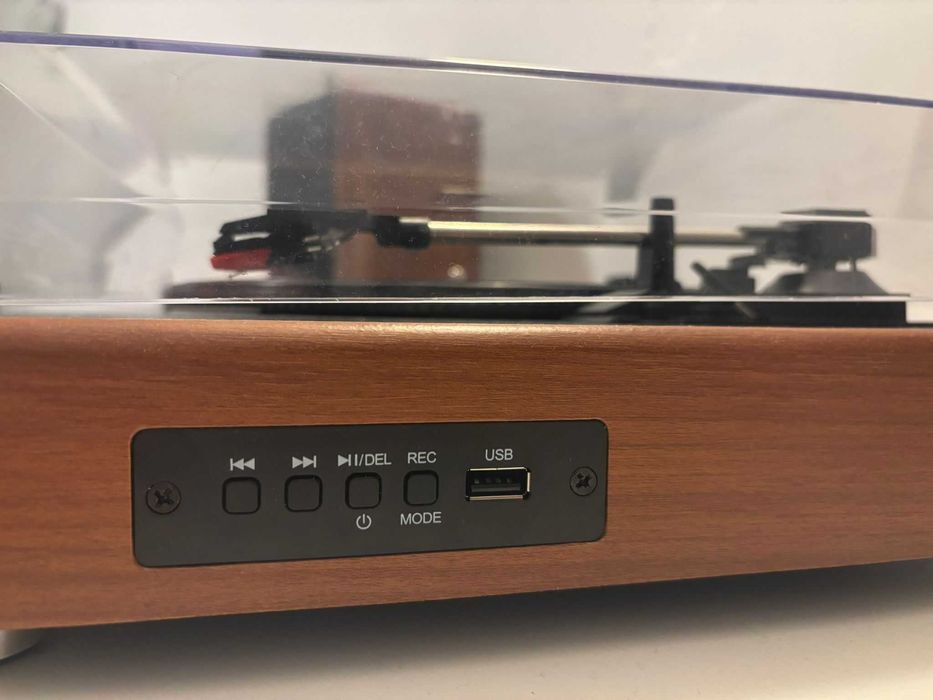 Sistem pick-up cu boxe AKAI ATT 240SP