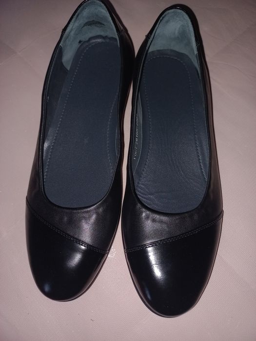 Продаю женские туфли