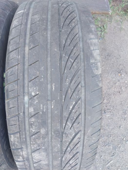 2 шины Hifly Китай 235 55 R18.