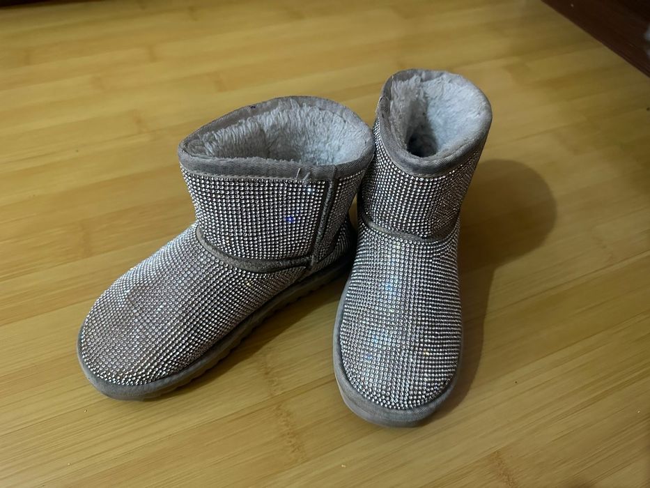 Уги для девочки 5 или 6 лет