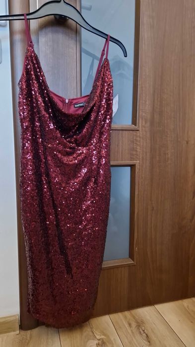 Rochita paiete de seara eleganta marimea xs-s noua eticheta bordo