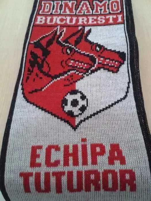 Model foarte RAR de fular Dinamo Bucuresti an 2010