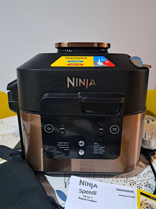 Ninja Speedi Deluxe 10 în 1, 5.7L, Air Fryer Multicooker + accesorii