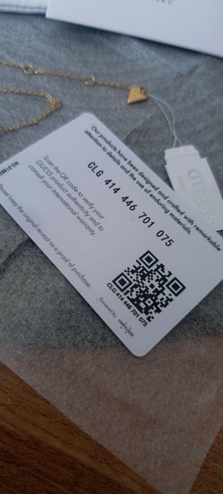 Ново оригинално колие Guess