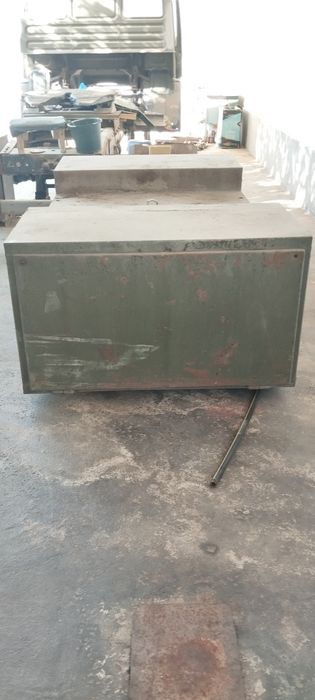 Yashik palet sotiladi holati yaxshi maz. kamaz prseplaga qoʻysa boʻlad