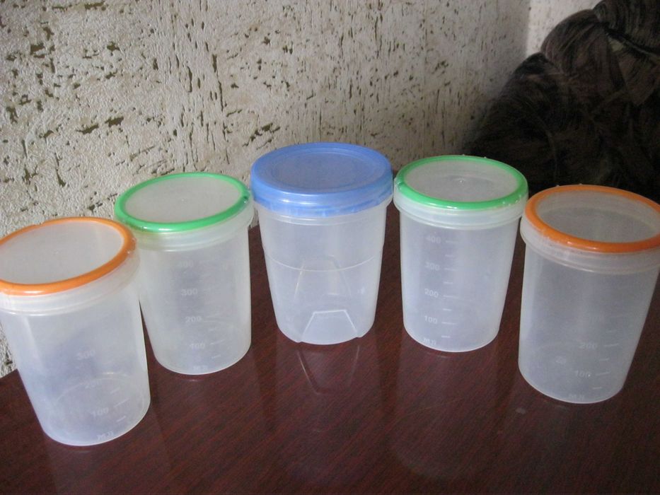 Хозяйственный инвентарь- безмены ,контейнеры