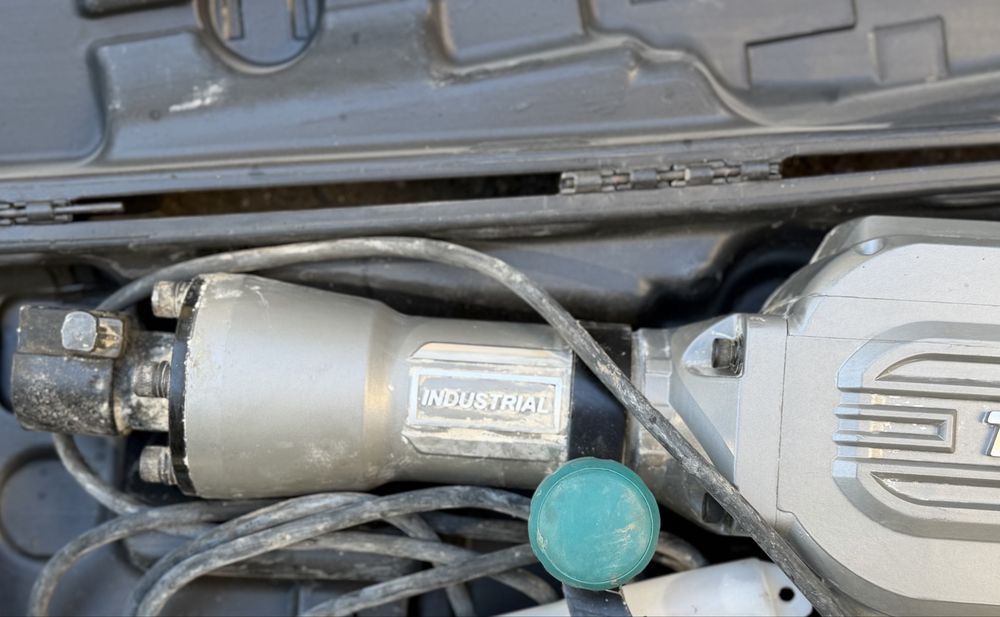 Къртач Total TH215456, 1700 W, 45 J, 110-120 V, 1400 уд/мин, 2 длета, Система HEX