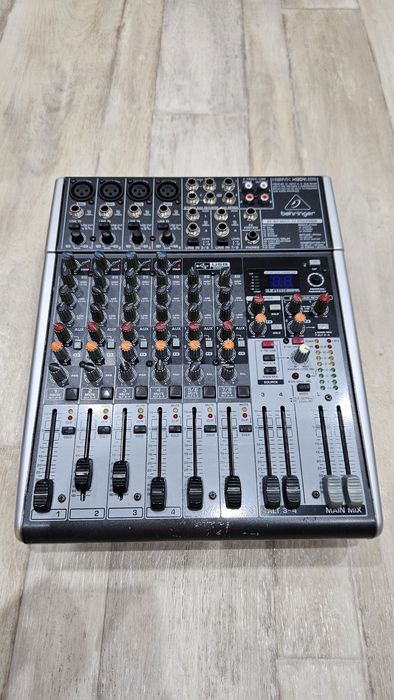 Микшерный пульт BEHRINGER Xenyx X1204USB