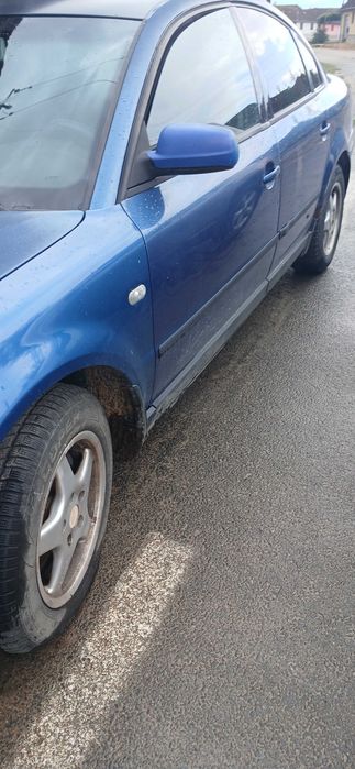 Vand pasat b5.5 cu toate actele in regulq