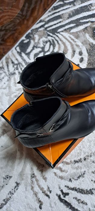 Продаётся женская обувь в отличном состоянии