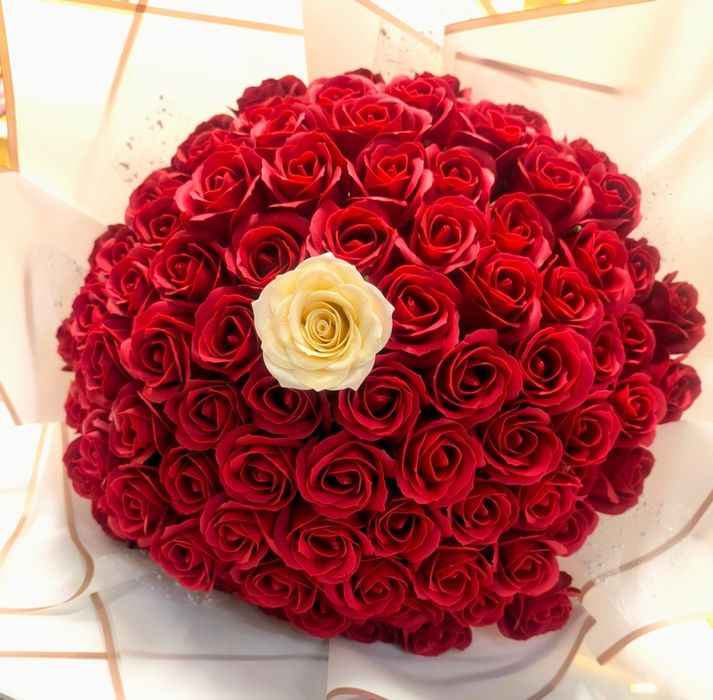 Buchete trandafiri sapun 8 martie