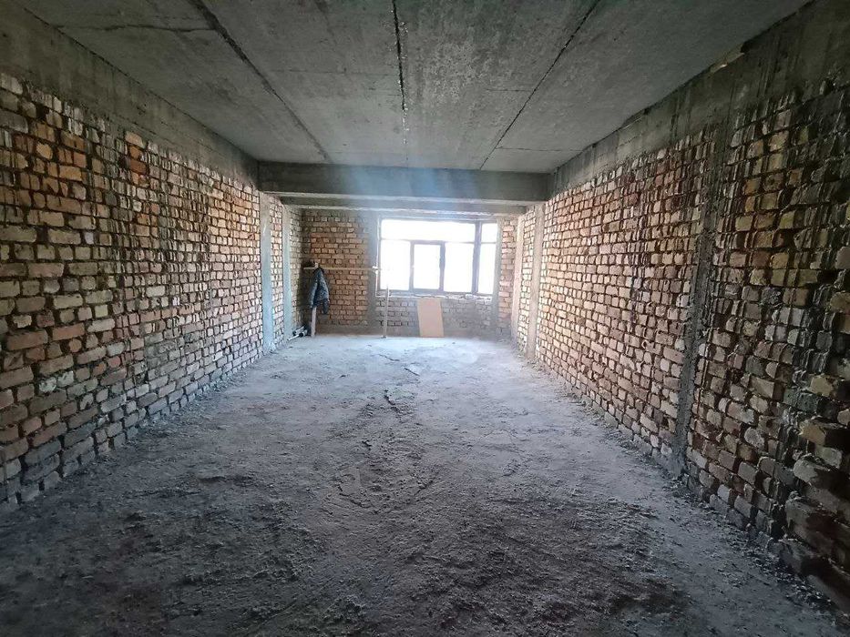 2х комнатная квартира 64кв/м на 2 этаже в состоянии коробки, Супер