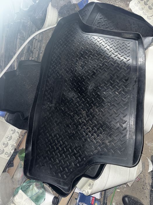 Сатылады продам коврик комлект