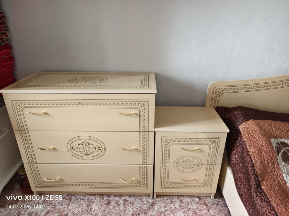 Спальный гарнитур