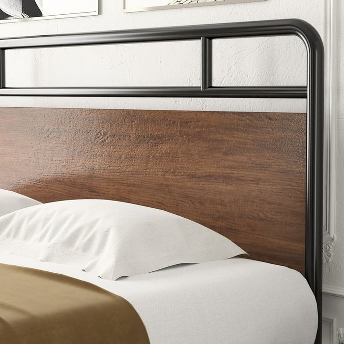 Kravat. Металлическая кровать    ( ХАН )