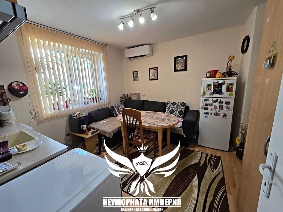 Продавам тристаен и двустаен 176РЗП с гараж в гр.Асеновград, кв.Изток