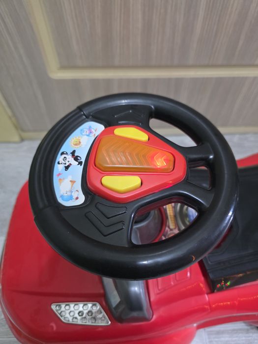 Детская машинка толокар