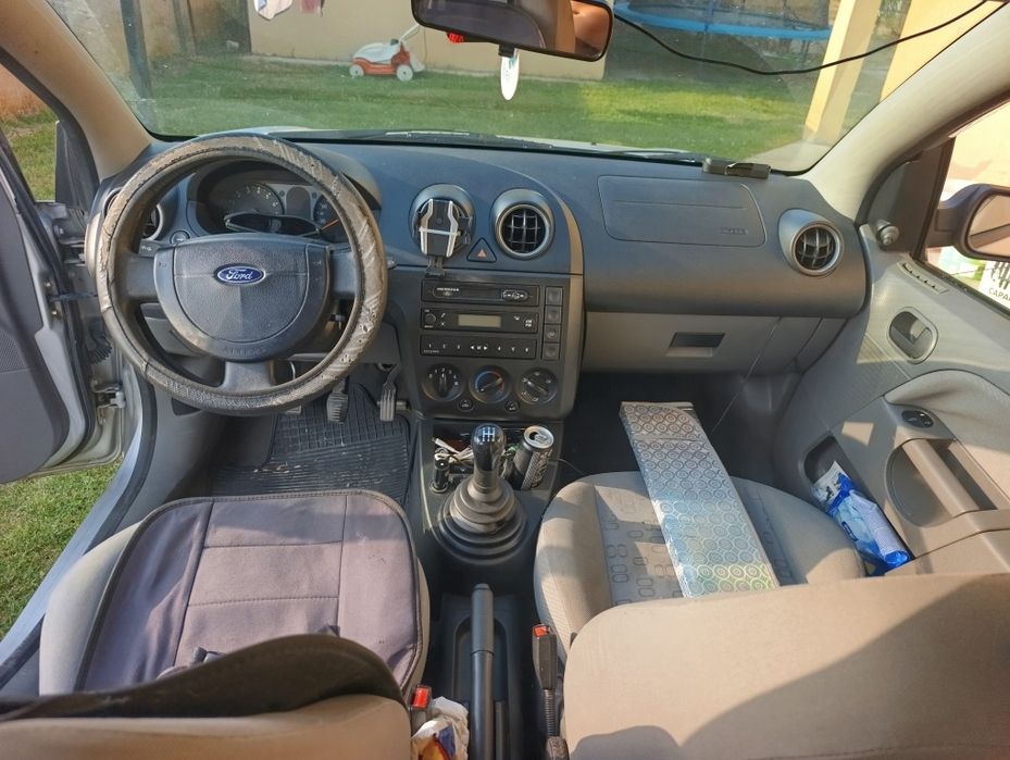 Vand ford fiesta benzina/GPL