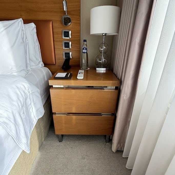 Pat Hotelier Complet – Boxuri + Saltea + Tăblie + Noptiere