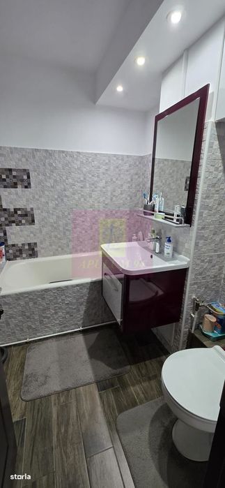 Apartament cu 2 camere de vânzare în Câmpina, zonă Central