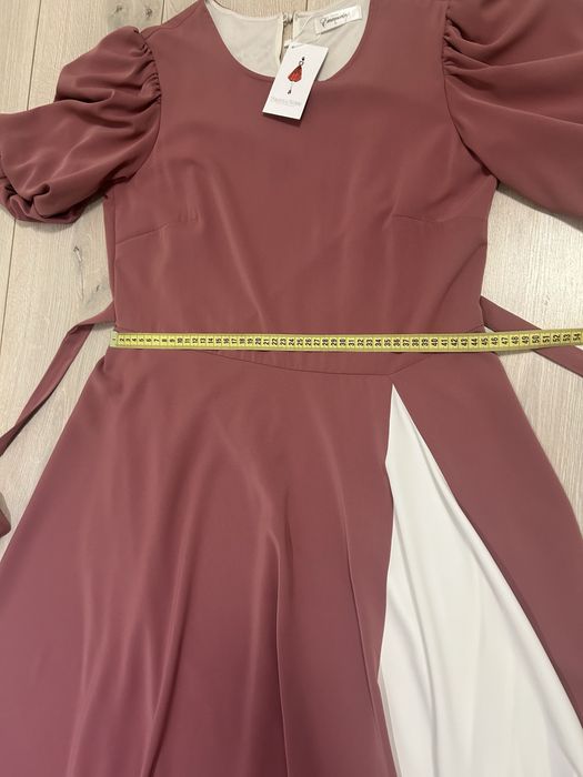 Rochie eleganta roz prăfuit, mânecă bufantă, insert alb