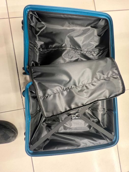 Стилен куфар на колела 36х21х55см