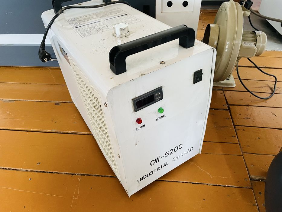 Продам лазерный станок CO2