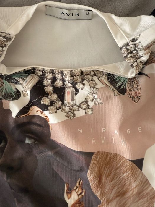 Топ Avin с ефектни ръкави