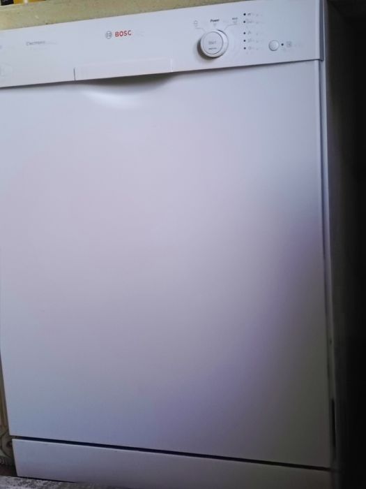 Продам срочно посудомоечную машину BOSH