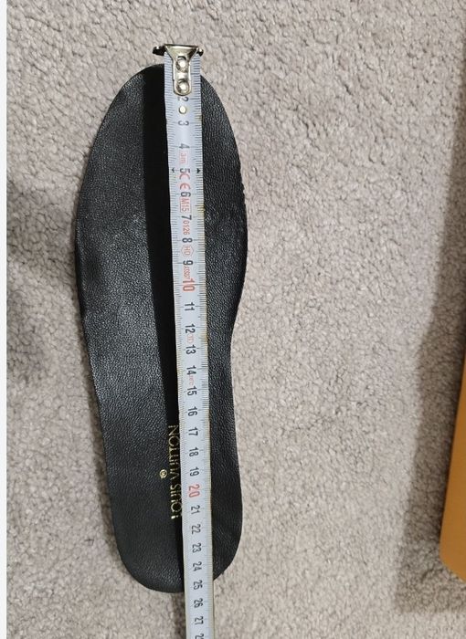Adidasi Louis Vuitton