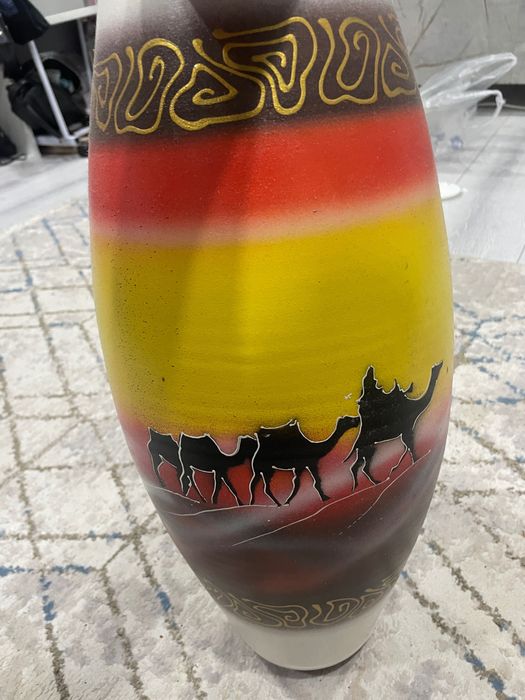 Продам вазу с росписью