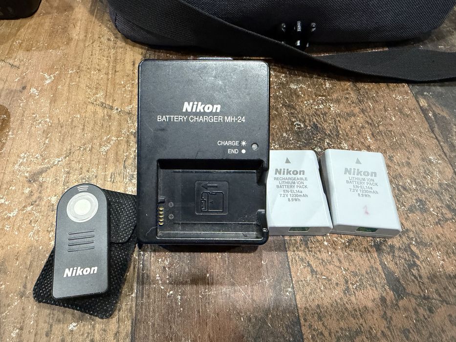 Nikon D3300 + обектив 18-105