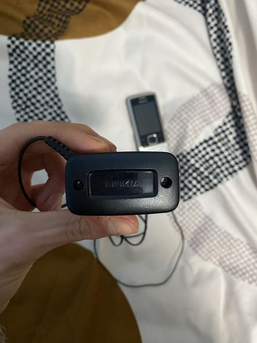 Nokia 6300 original + încărcător – stare bună