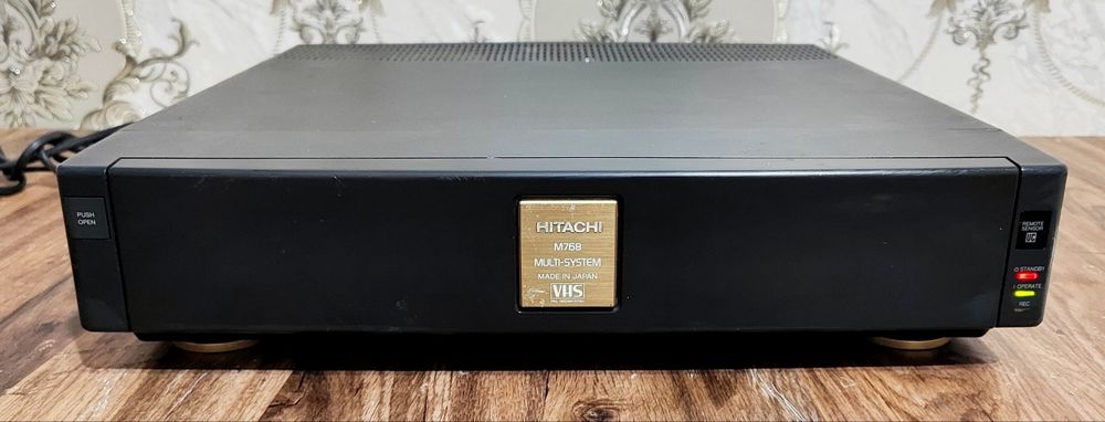 видеомагнитофон Hitachi