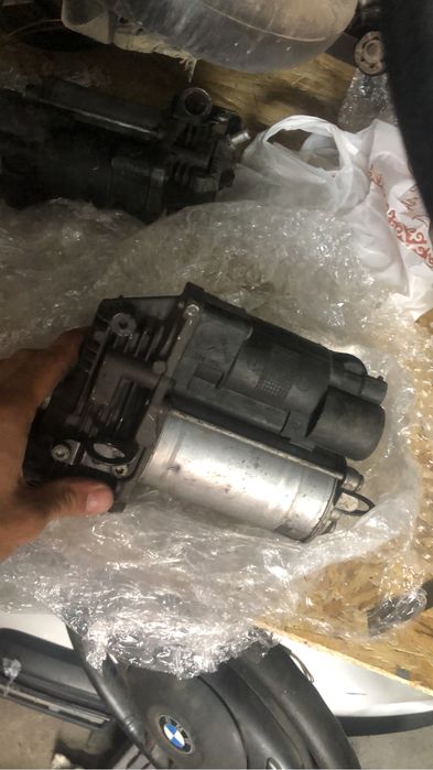 Компрессор пневмоподвески w221