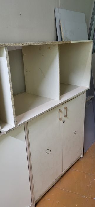 Шкафчики белые б/у